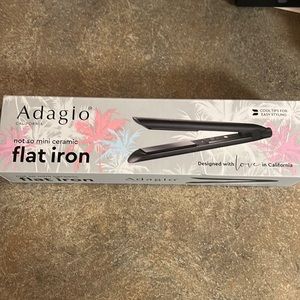 Adagio not so mini ceramic Flat Iron Never Used!